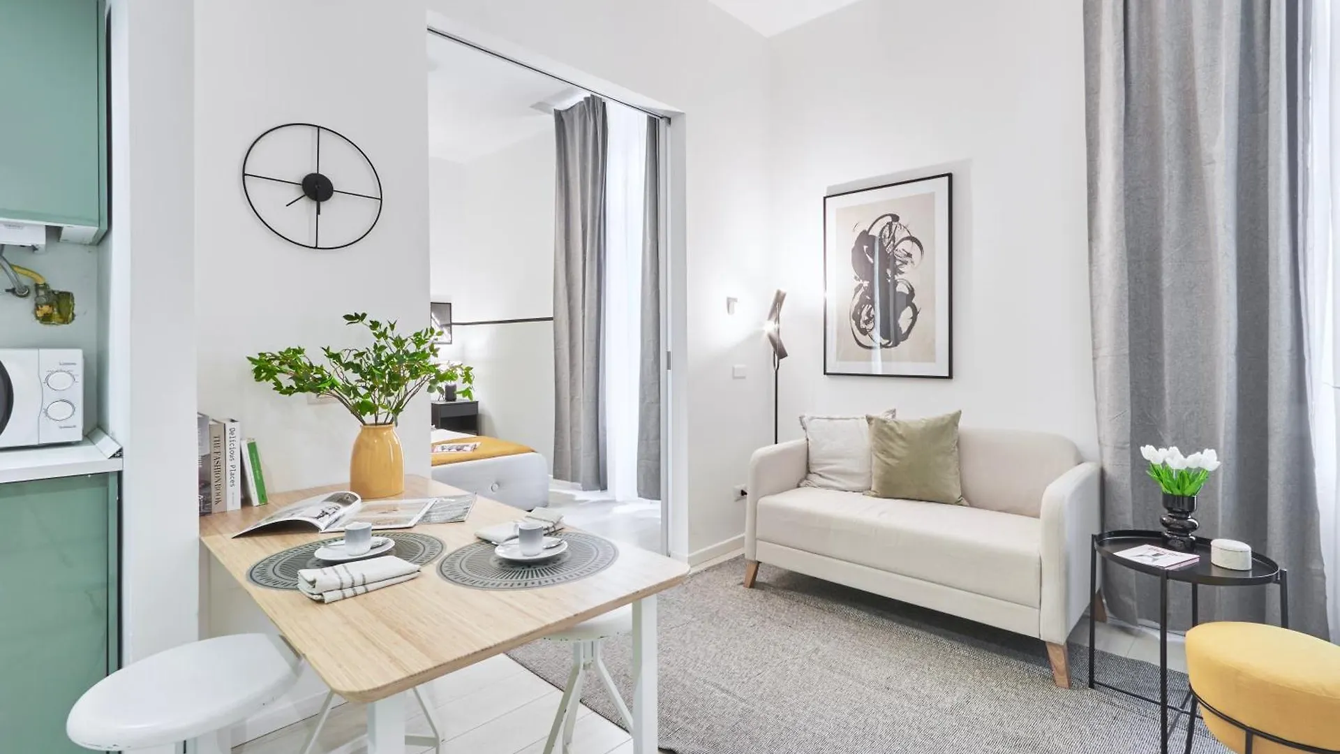 Elegante Appartamento Minimal Dai Tocchi Botanici Milan Apartment