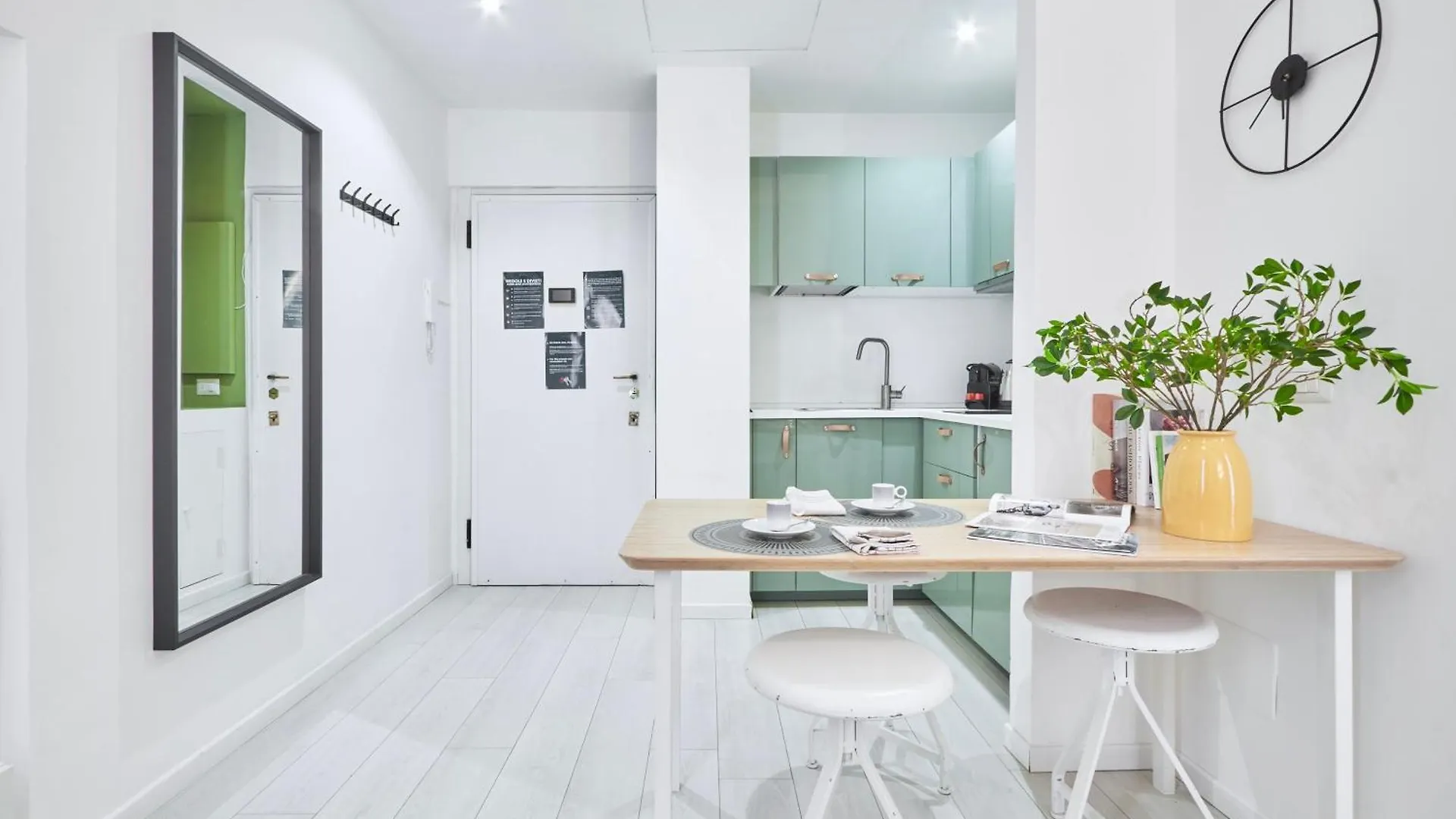 Elegante Appartamento Minimal Dai Tocchi Botanici Milan 0*,  Italy