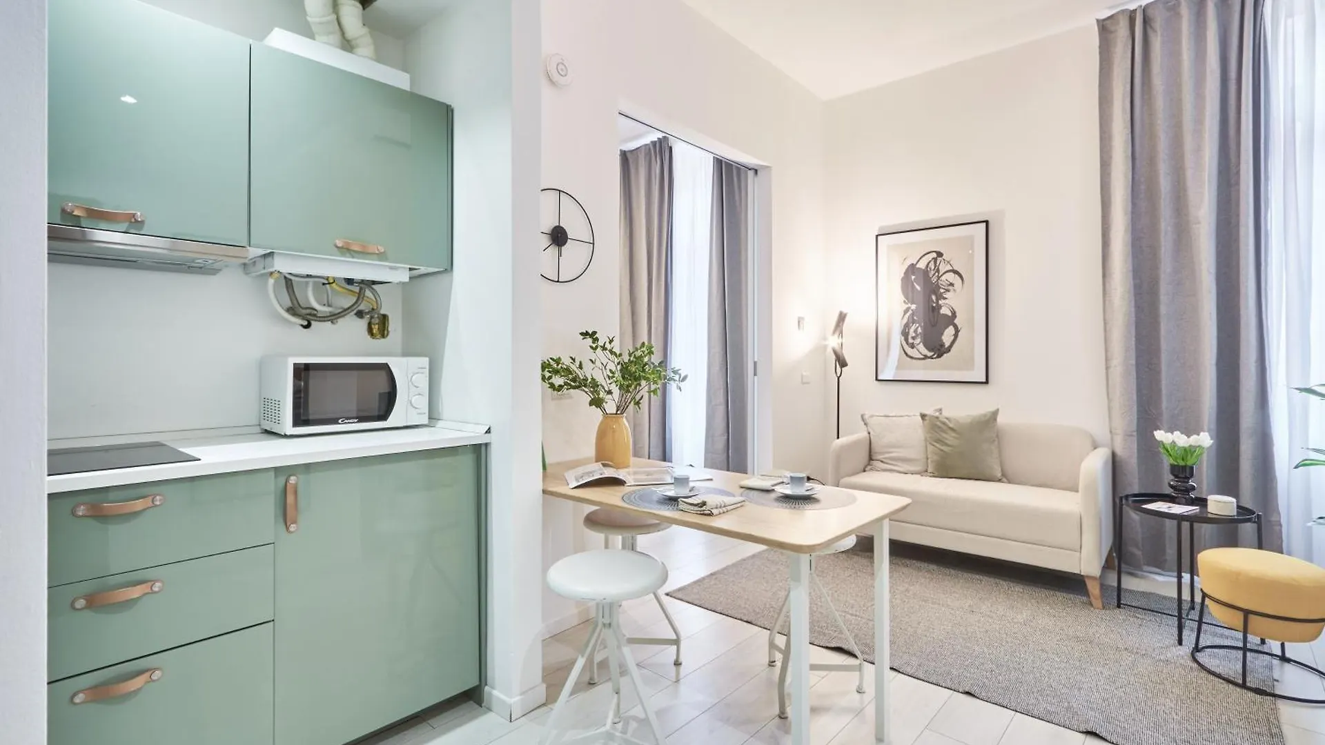 Elegante Appartamento Minimal Dai Tocchi Botanici Mailand