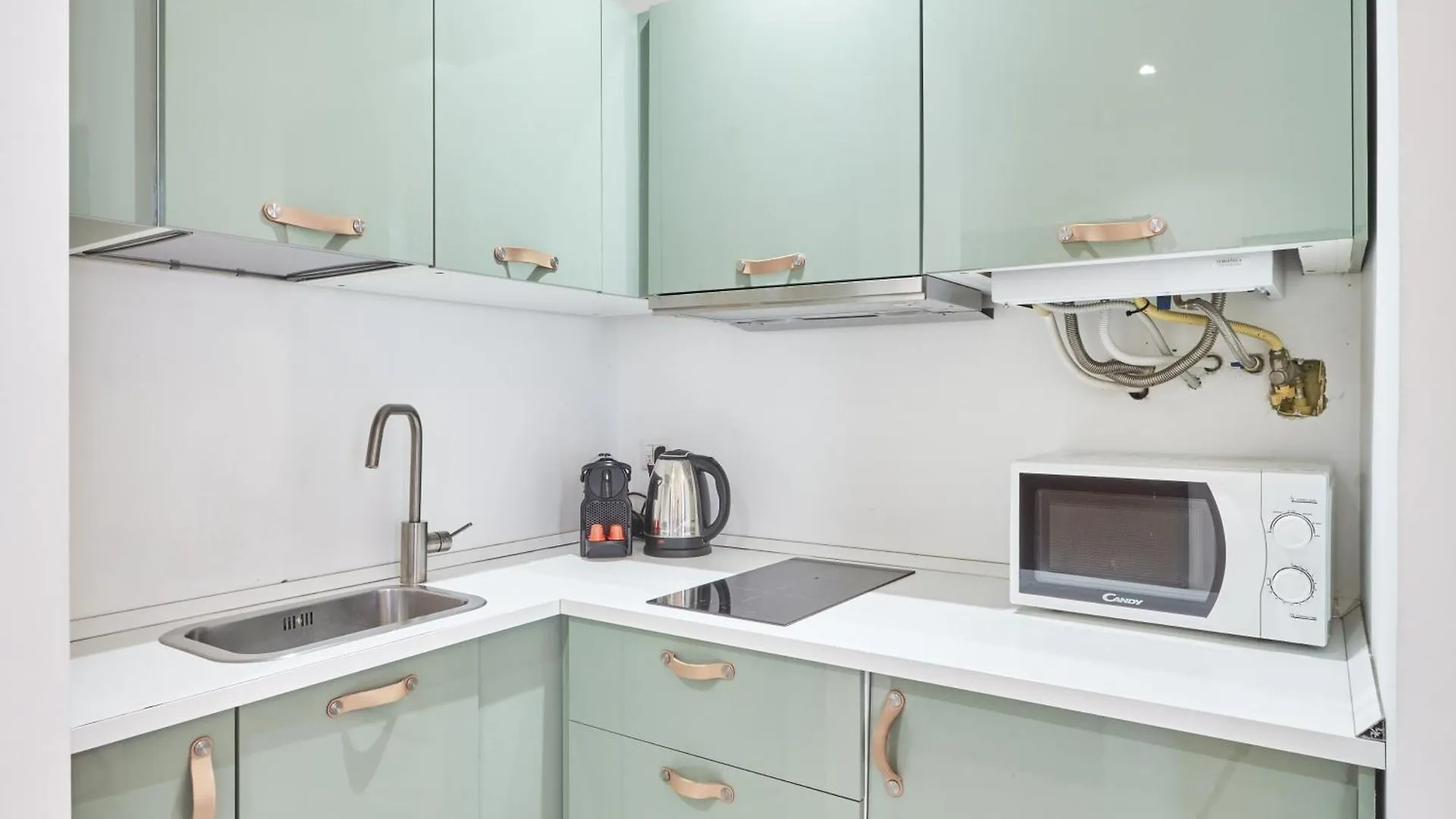 Apartment Elegante Appartamento Minimal Dai Tocchi Botanici Mailand